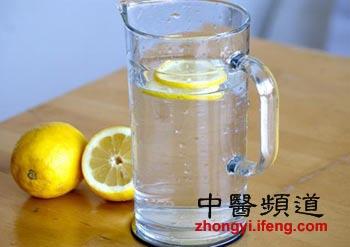 柠檬水的10大养生保健功效